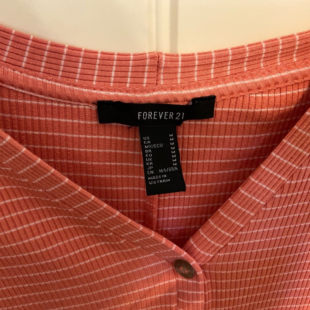 Button down top - Picture 4 of 7